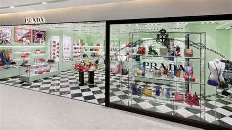 Shops with PRADA in Naples title